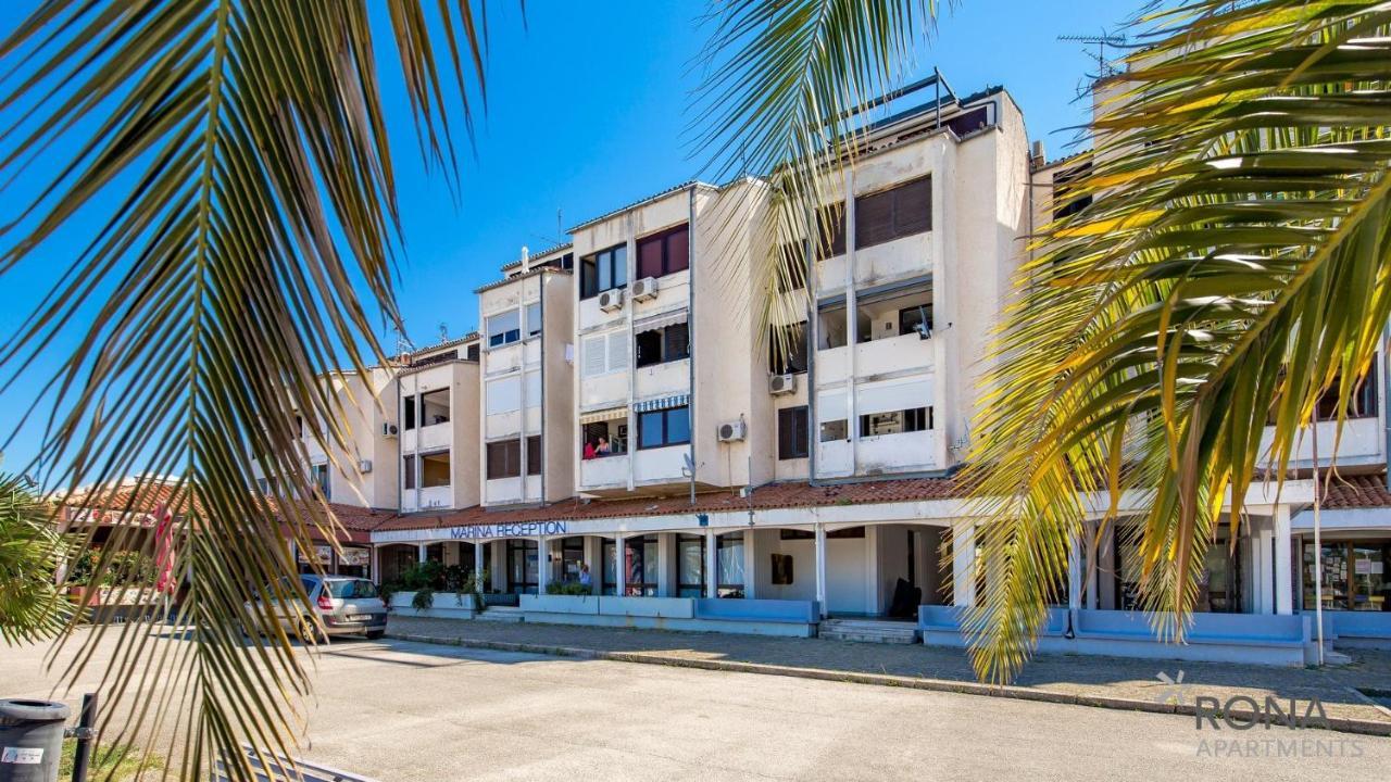 Rona Apartment Zrinka Poreč Exterior foto